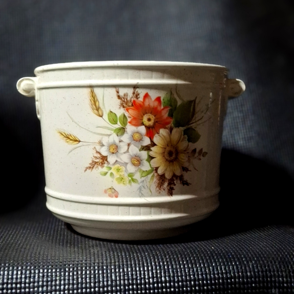 Flower pot